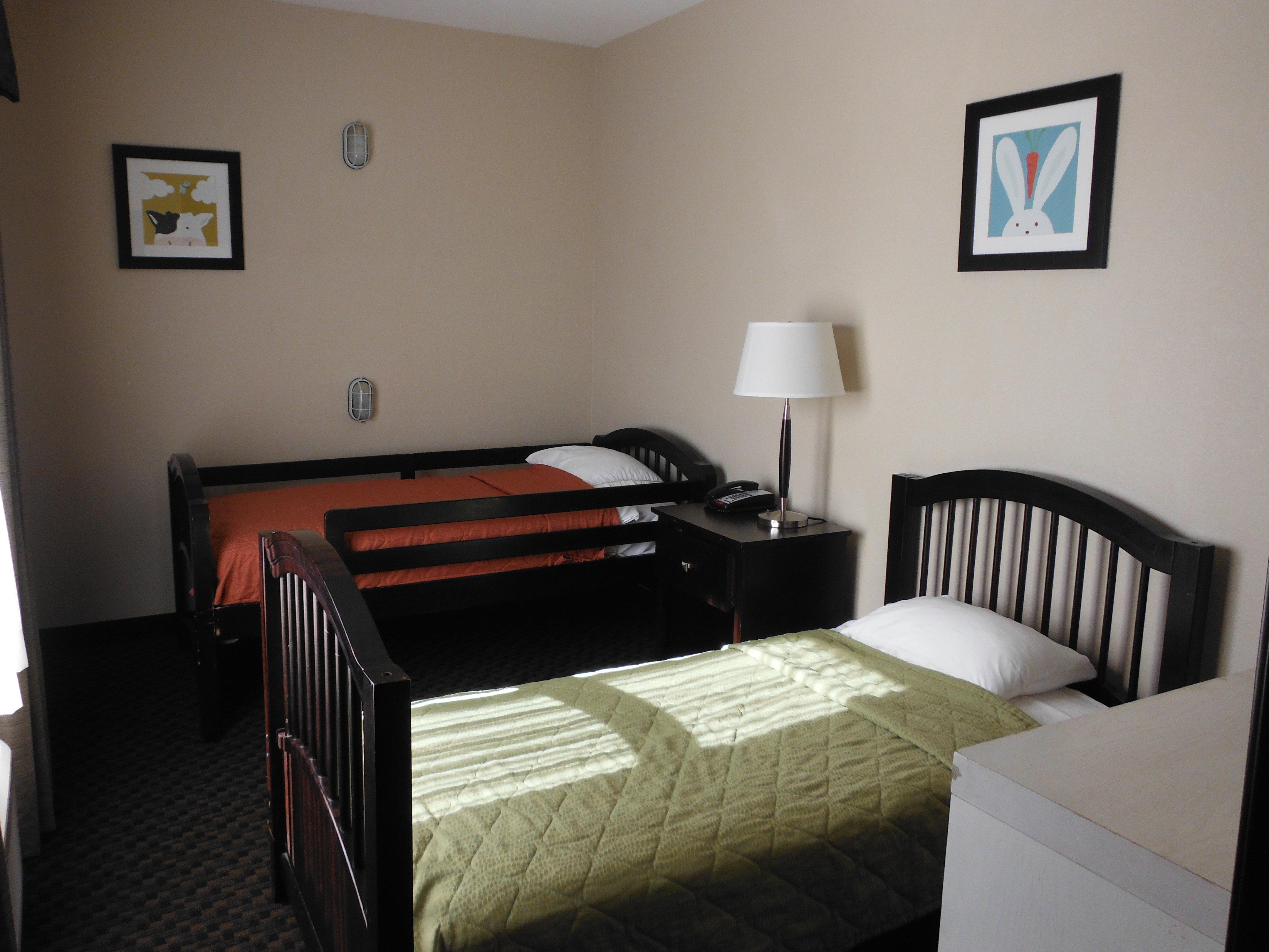 Holiday Inn Express & Suites Clinton By Ihg Exterior photo